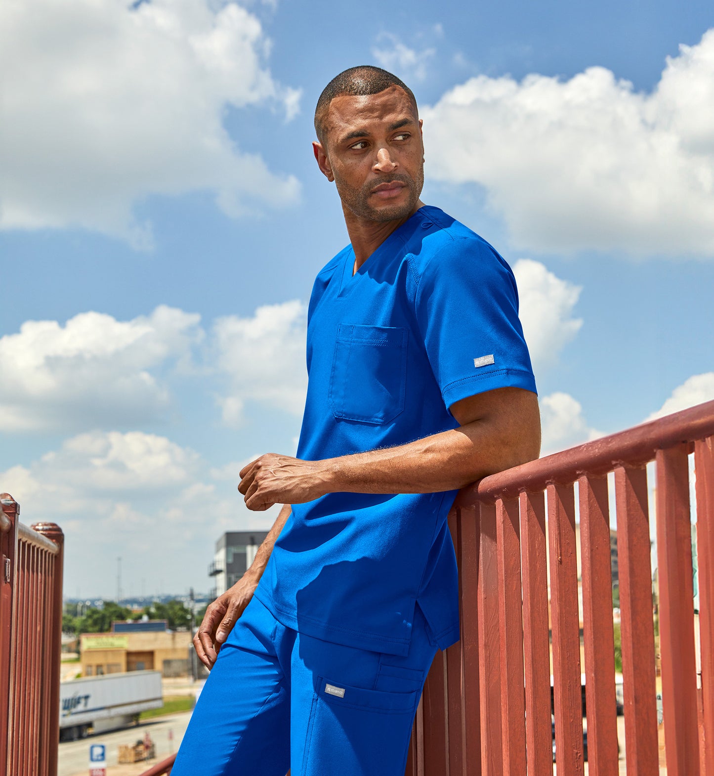 Men- Maevn Momentum Tuckable Basic V-Neck Top 5801