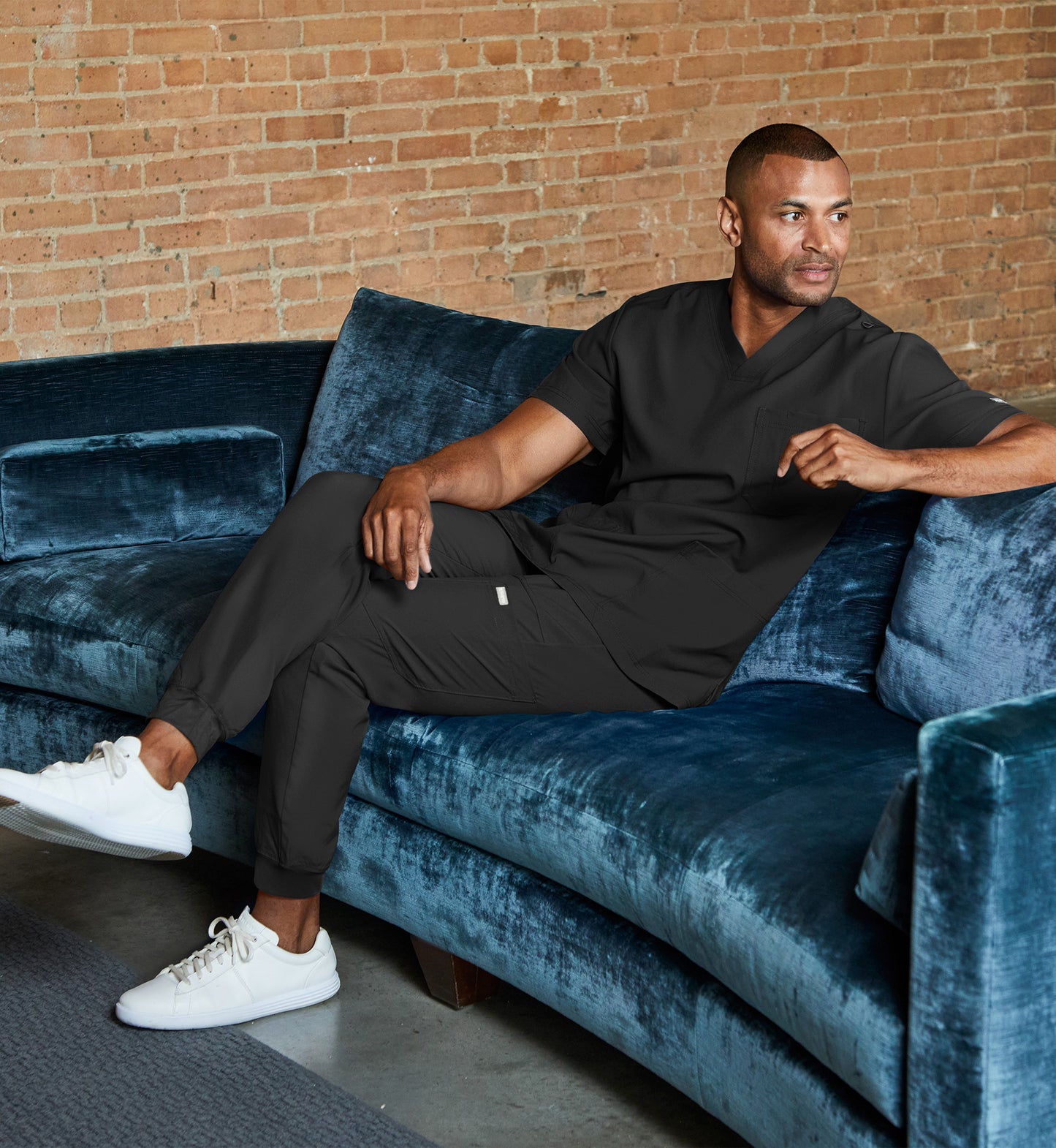 Men- Maevn Momentum  4 Pocket Banded V-Neck Top 5802