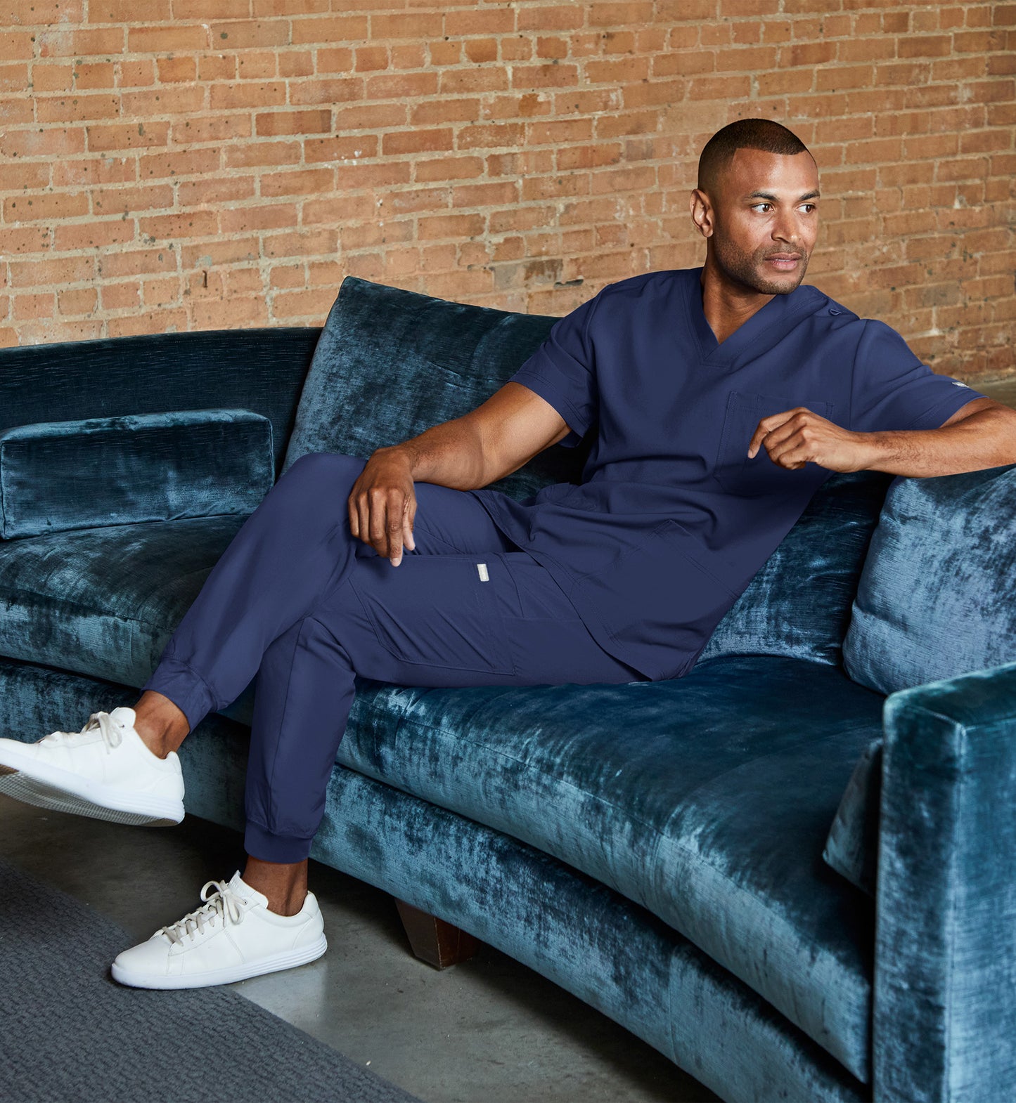 Men- Maevn Momentum  4 Pocket Banded V-Neck Top 5802