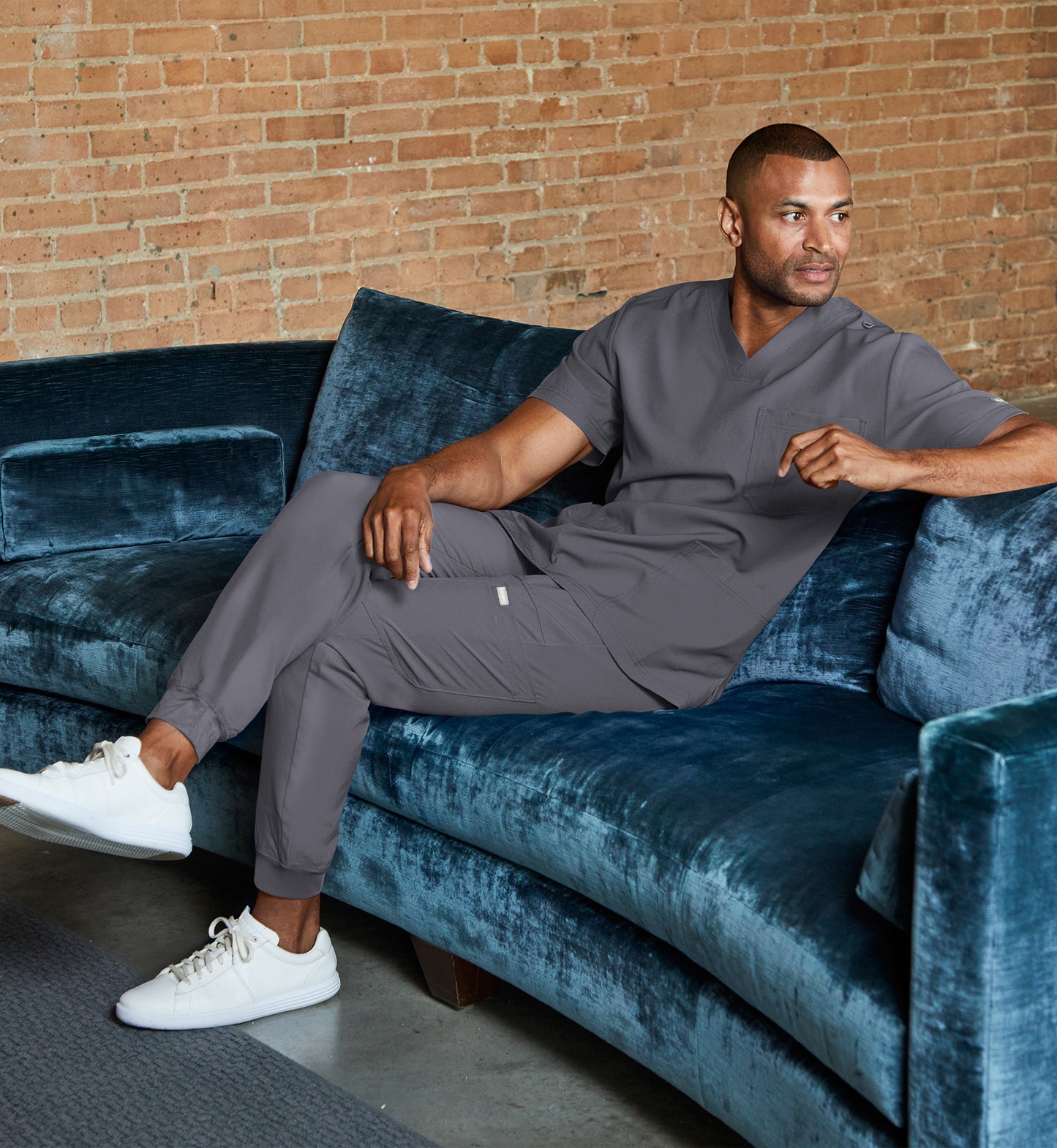 Men- Maevn Momentum  4 Pocket Banded V-Neck Top 5802