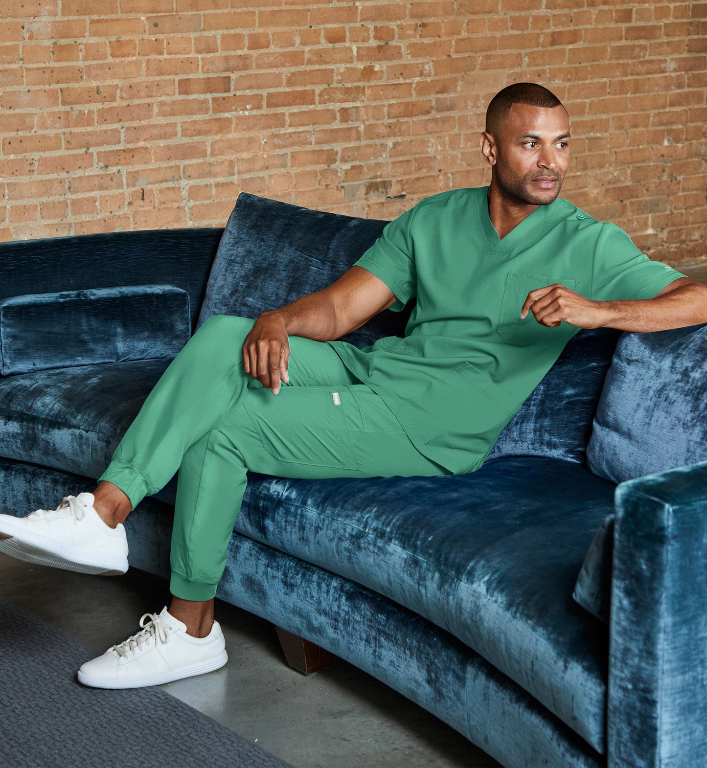 Men- Maevn Momentum  4 Pocket Banded V-Neck Top 5802