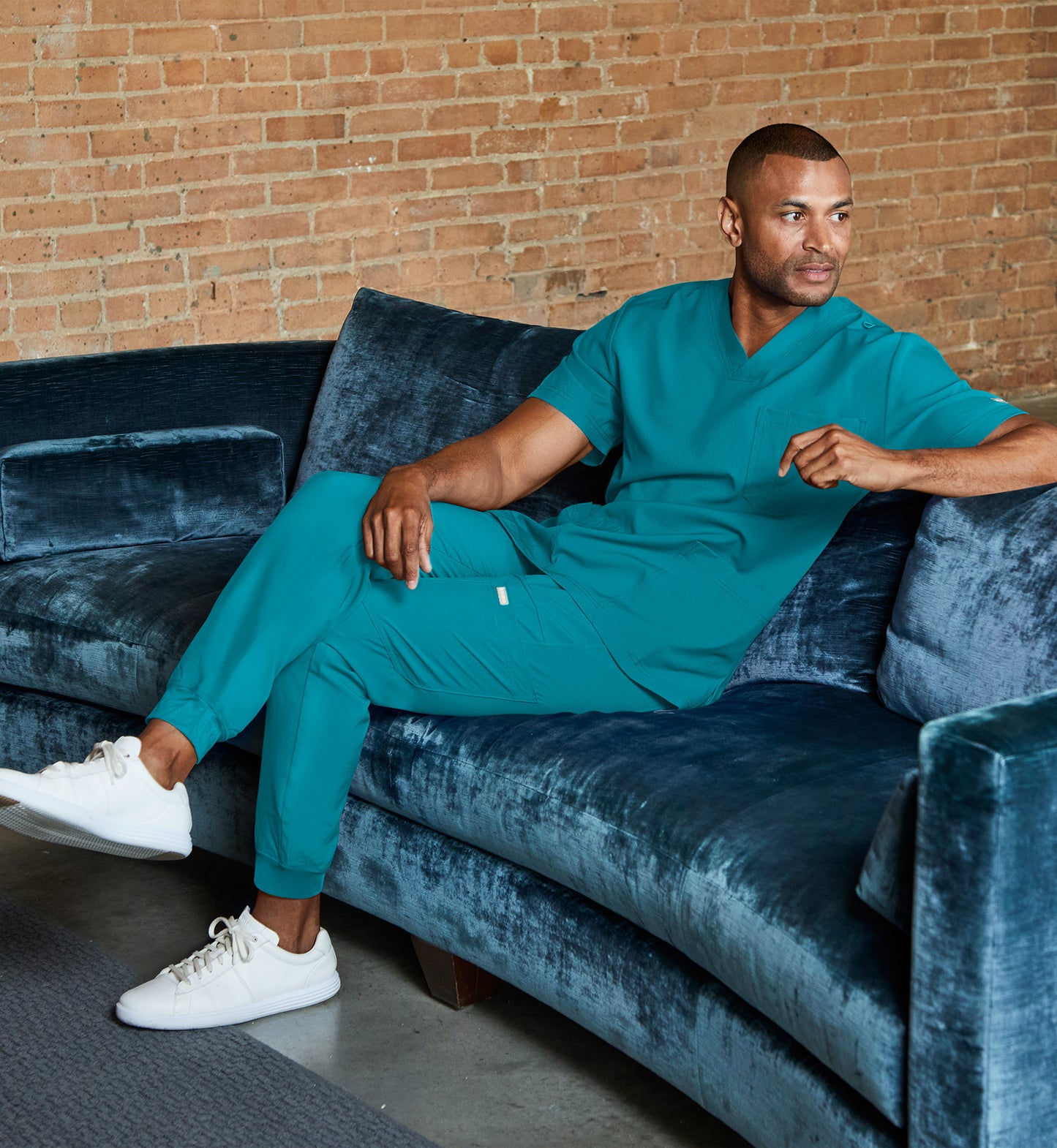 Men- Maevn Momentum  4 Pocket Banded V-Neck Top 5802