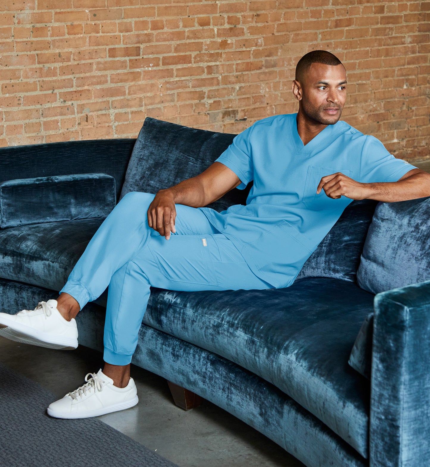 Men- Maevn Momentum  4 Pocket Banded V-Neck Top 5802