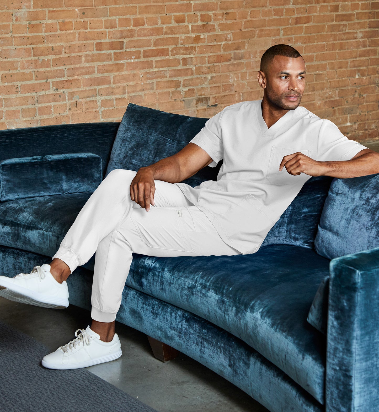 Men- Maevn Momentum  4 Pocket Banded V-Neck Top 5802